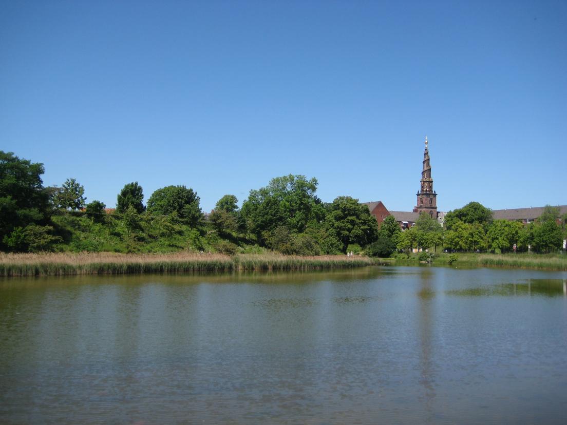 Christianshavns Vold set fra voldgraven