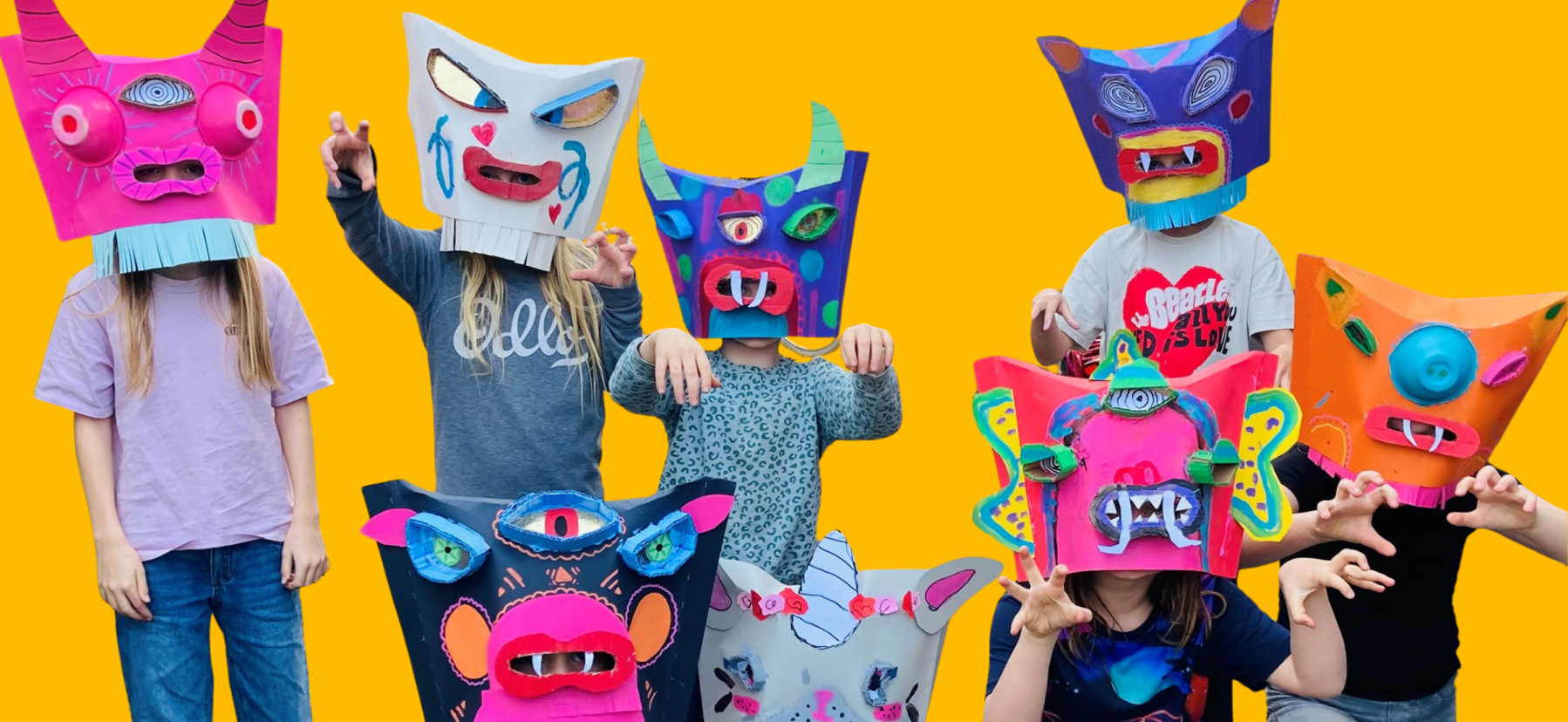 Børn med deres flotte masker