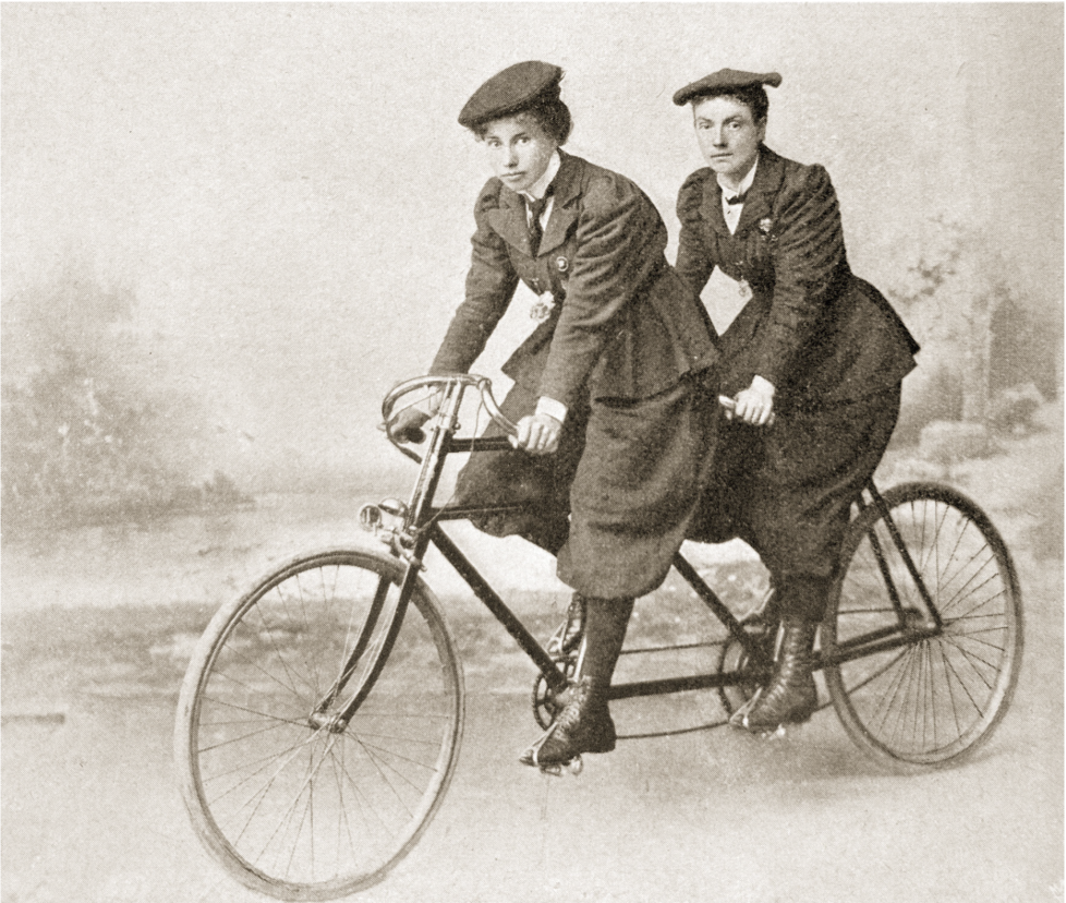 To damer på tandemcykel, ca. 1898